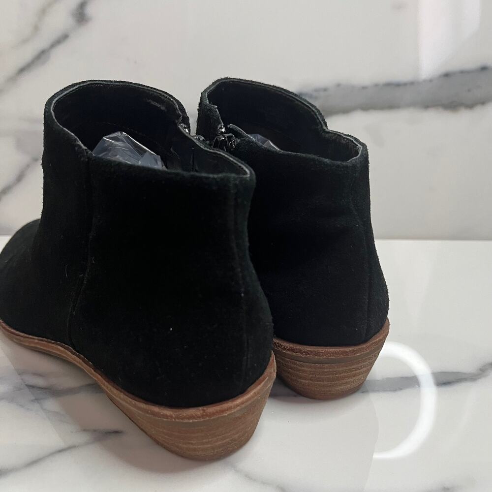 Gianni Bini Minimalist Black Leather Bootie Sz 7.5 Closet Staple Boho Festival - Picture 4 of 7